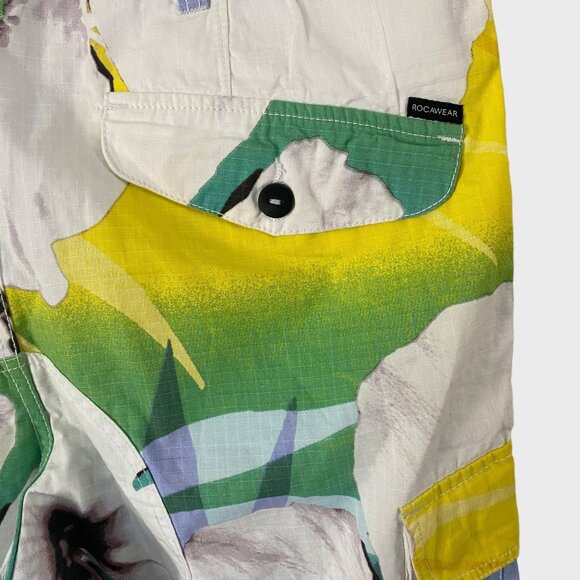 Rocawear Printed Cargo Shorts White Men's Size 36 Abstract Multicolor Utility - Picture 7 of 9